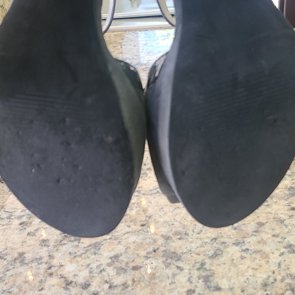 EUC Gorgeous Michael Kors shoes - Picture 9 of 15